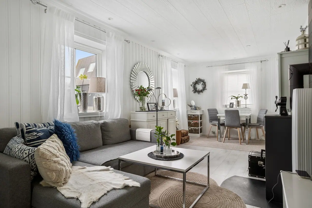 Sentral 3-roms leilighet med parkering!