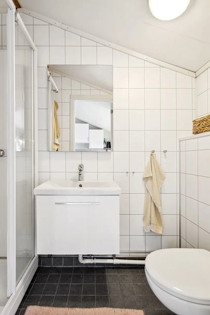Bathroom and WC.